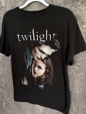 Twilight Movie Graphic Unisex Short Sleeve T-shirt Black Size Small